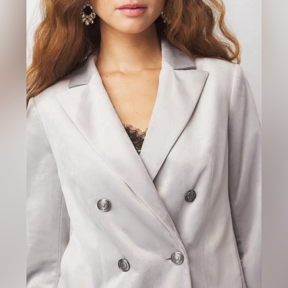 New White House Black Market Cropped Gray Velvet Blazer - Picture 4 of 7